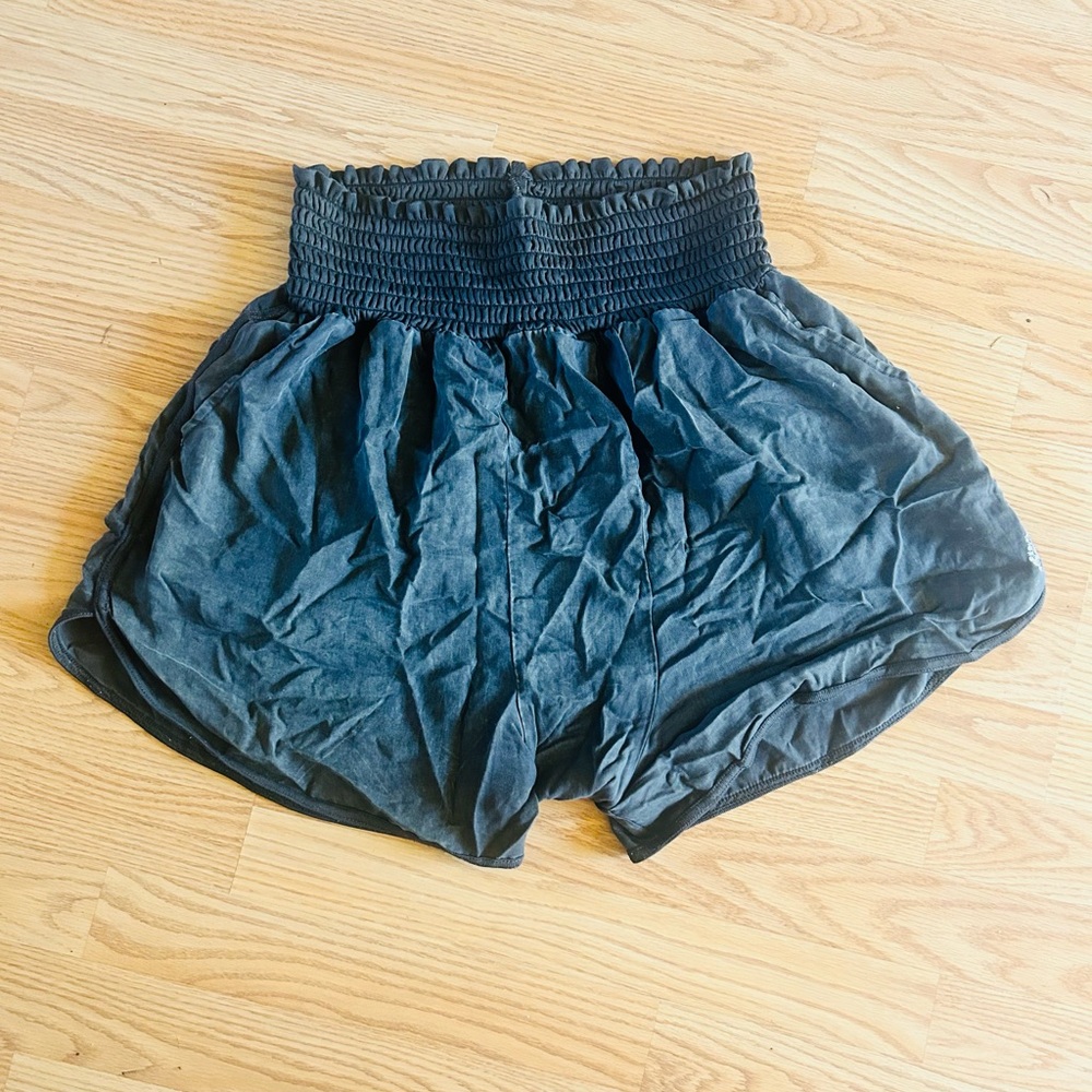 Free People Movement Women's High-Waisted Shorts sz L